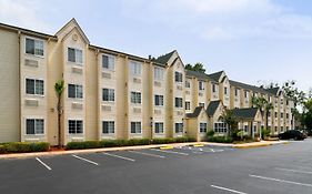 Hometown Inn & Suites Jacksonville Butler Blvd./Southpoint